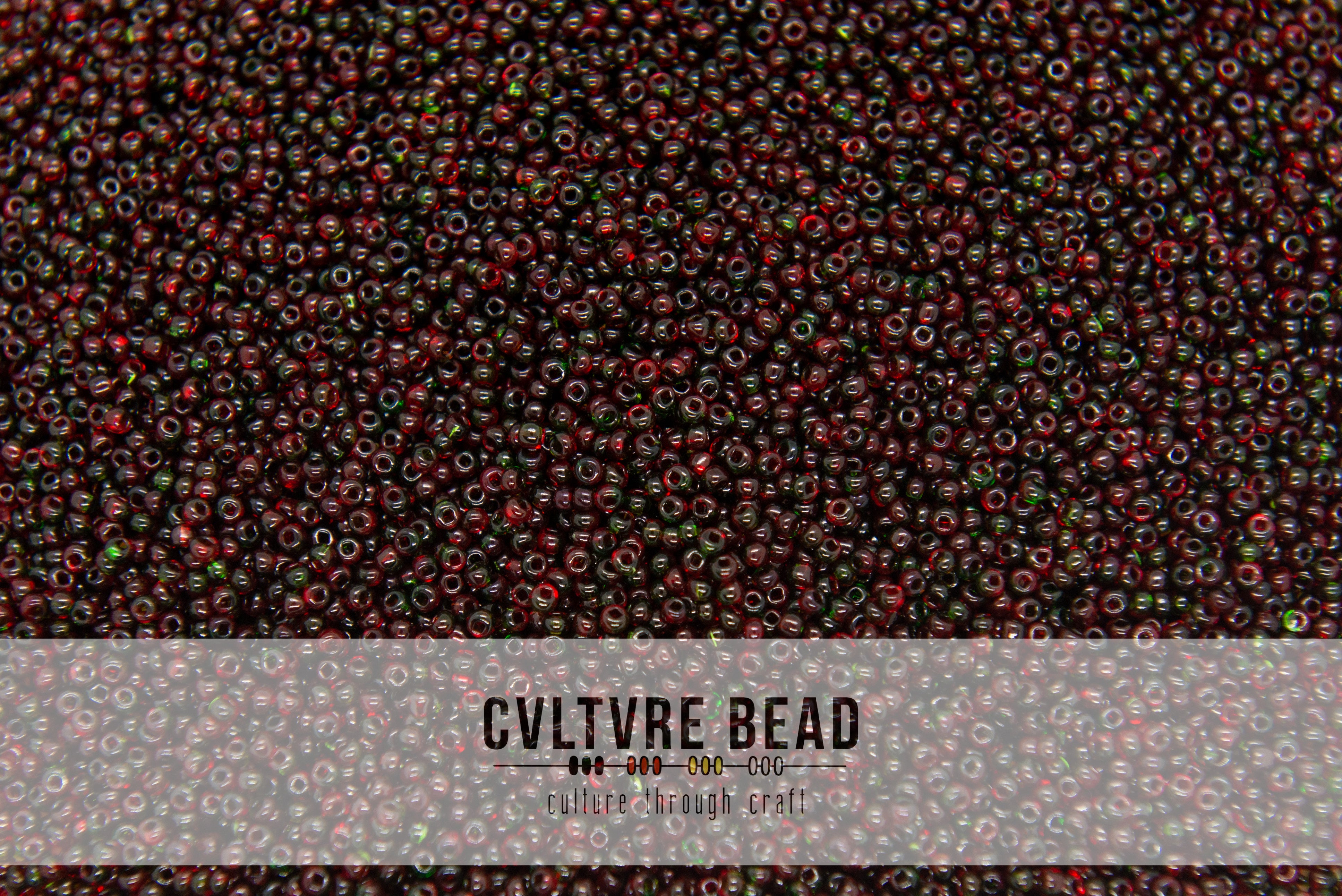 Czech Seedbead 10/0 Harlequin Transparent Red/Green - 20g